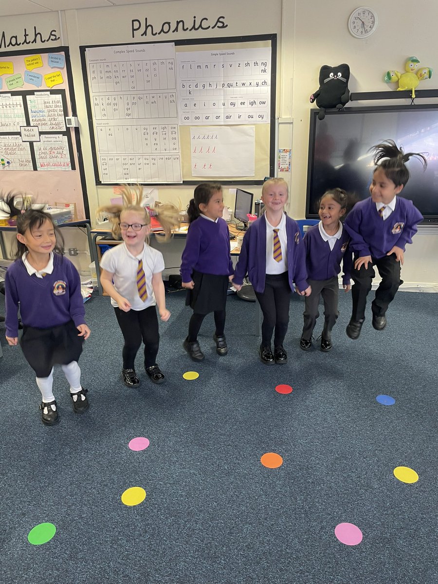 RPSRadcliffe2D's tweet image. How are we going to get those toys down from the loft?! 

The children had lots of fun planning and acting out how to rescue the lost toys.

Make sure you swipe across for some brilliant action shots!