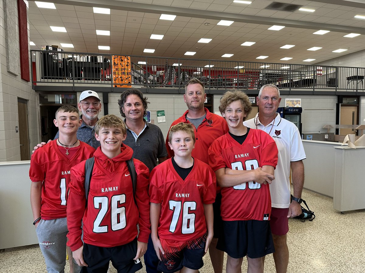 RamayRedWolveFB's tweet photo. Thank you to the fine folks at the Centennial Bank for providing our pregame meal!!! https://t.co/bmoIZqvLBK
