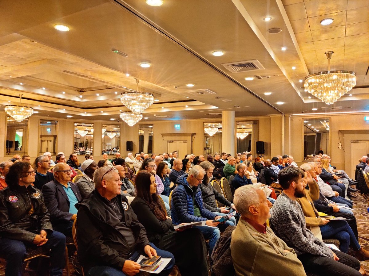 sinnfeinireland's tweet photo. Great discussion held tonight in Waterford at the People's Assembly on Irish Unity. The conversation is well and truly under way. 

A new Ireland is for everyone. You can have your say here/Bí mar chuid den comhrá 👉 https://t.co/zTPQt8XdIm
#PeoplesAssembly #FutureofIreland https://t.co/cmEle0GlTX