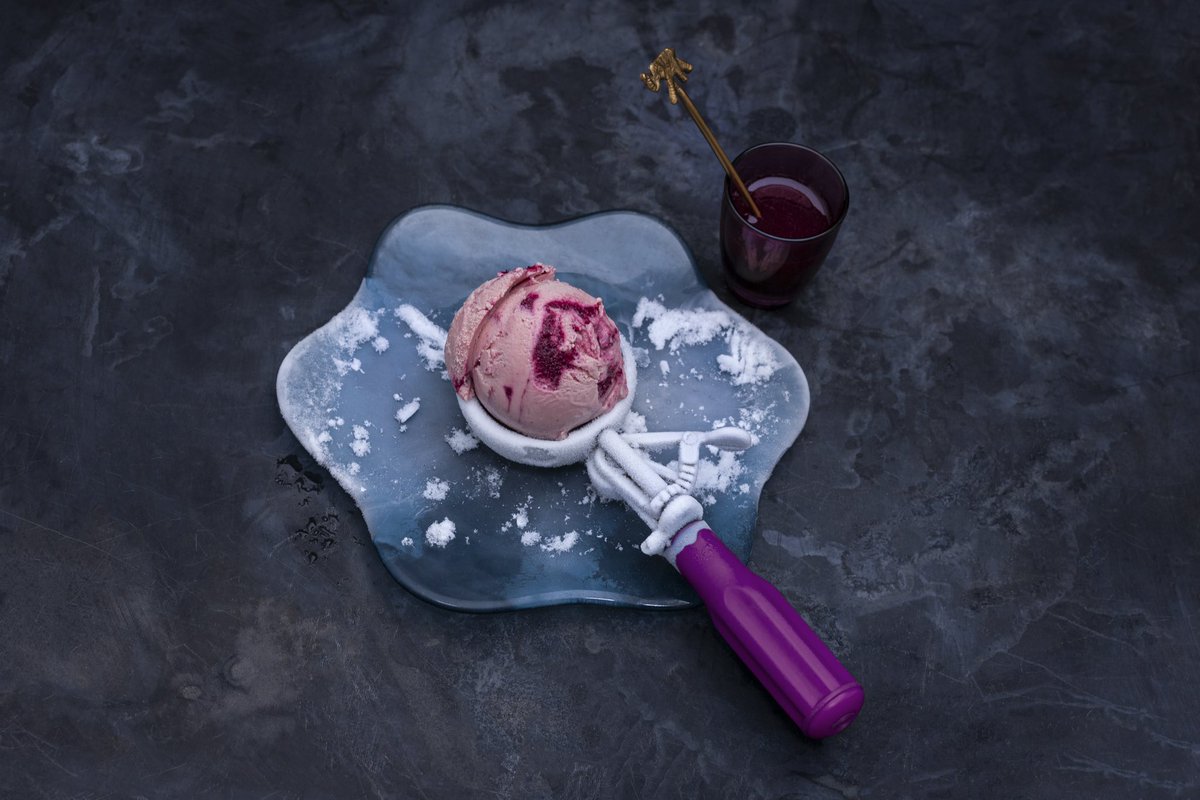 Our flavourful and colourful Ice creams keep customers coming back for more! 
Our commitment to crafting the most vibrant and delicious ice creams is what sets us apart.
Each scoop is a work of art, with vibrant colours that make every serving a visual treat.