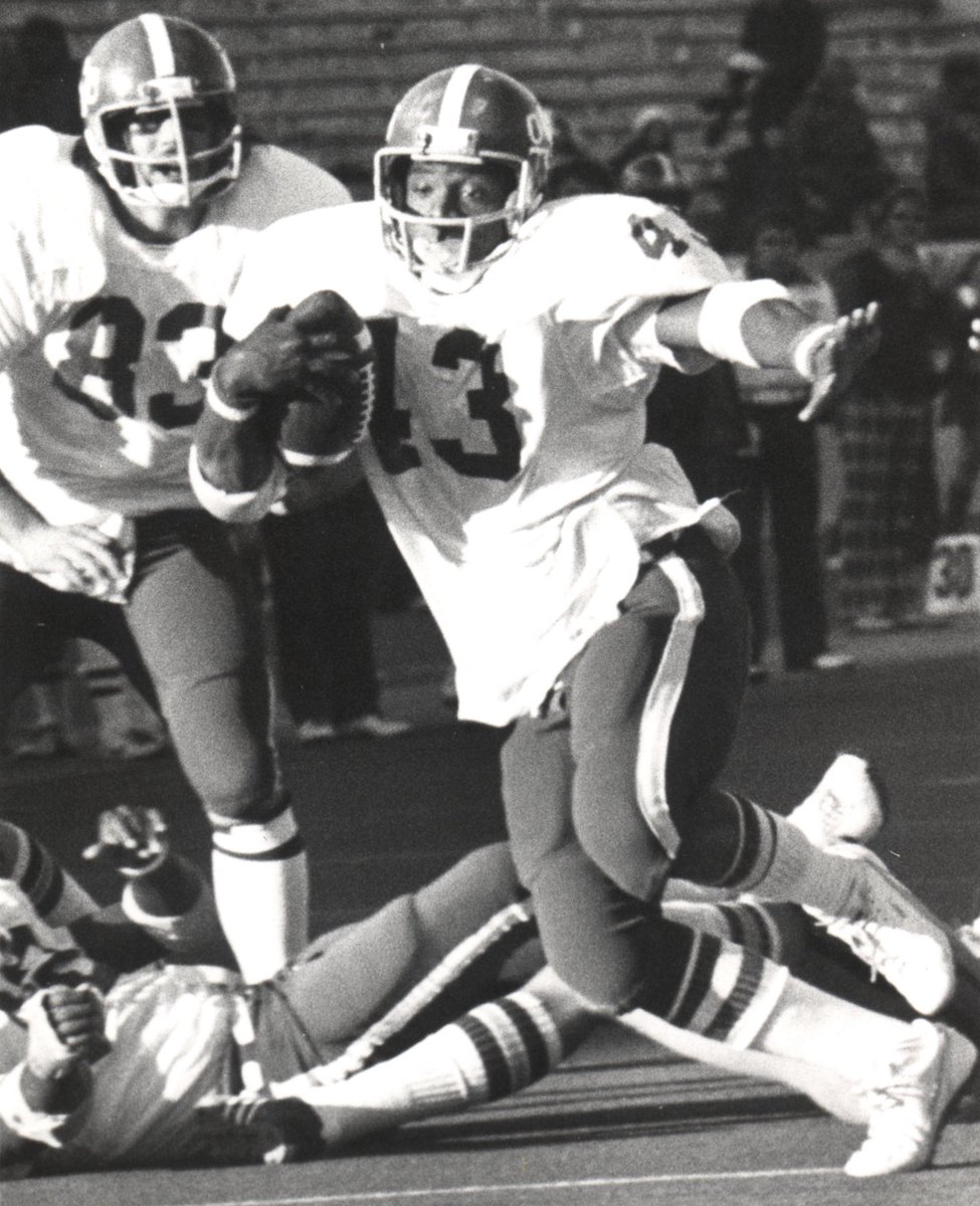 Terry miller will be inducted into the Ring Of Honor this Saturday 🤠 He dominated the Big 8 conference from 1975-1977. Rushing for more than 4️⃣,0️⃣0️⃣0️⃣ yards and 4️⃣5️⃣ touchdowns. He finished in the top 5️⃣ in Heisman voting in 1976 & 1977. #GoPokes