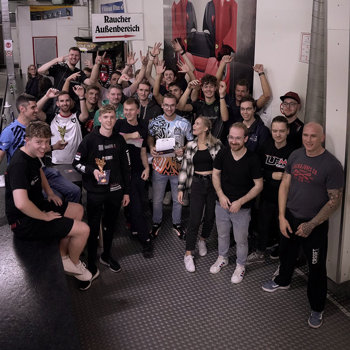 vcoesports's tweet image. The first ever #VCOKartChallenge is history!

🥇@MoritzLoehner - @mousesports 
🥈Jan Biermann - @rennwelten 
🥉@uol_r1valz - @uol_simracing 

More pics and videos to follow on Friday!

#vcoesports