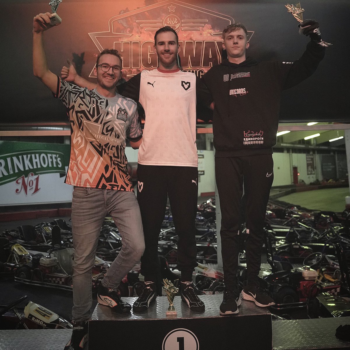 vcoesports's tweet image. The first ever #VCOKartChallenge is history!

🥇@MoritzLoehner - @mousesports 
🥈Jan Biermann - @rennwelten 
🥉@uol_r1valz - @uol_simracing 

More pics and videos to follow on Friday!

#vcoesports