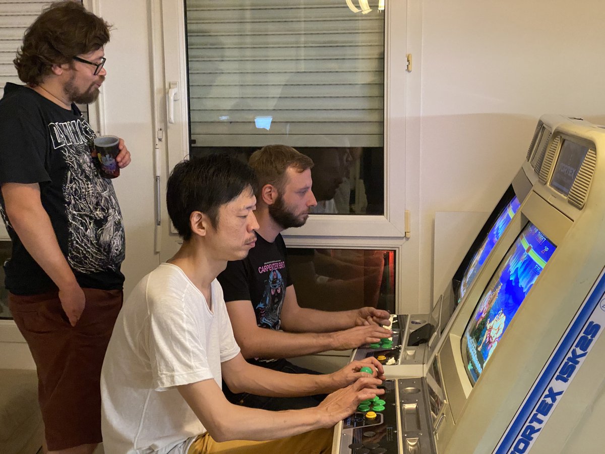 ISIMORN 🕹 tweet media