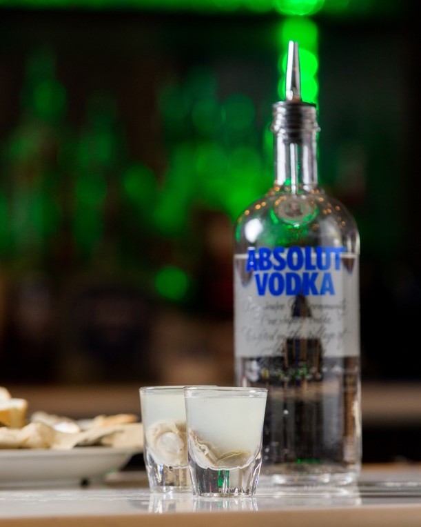 Join us for exciting events happening this weekend at Jolie Pearl! 🎉 View our calendar: link-pro.io/4VV1zL9 #downtownbatonrouge, #louisiana, #oysterlover, #seafoodlover, #oysterbar, #joliepearl, #prettyshuckingood