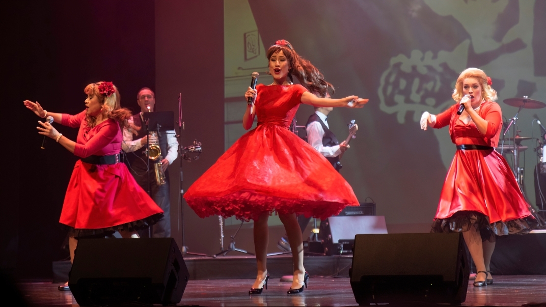 Relive the 50s and 60s on Saturday, October 14 at 7pm @FredPlayhouse! 💃🎵🎤 Oct 14, 7pm Come out for a night of energetic entertainment, including musical performances, tributes, costumes, dancing, music history, trivia, and more! ow.ly/hJux50PVf3x