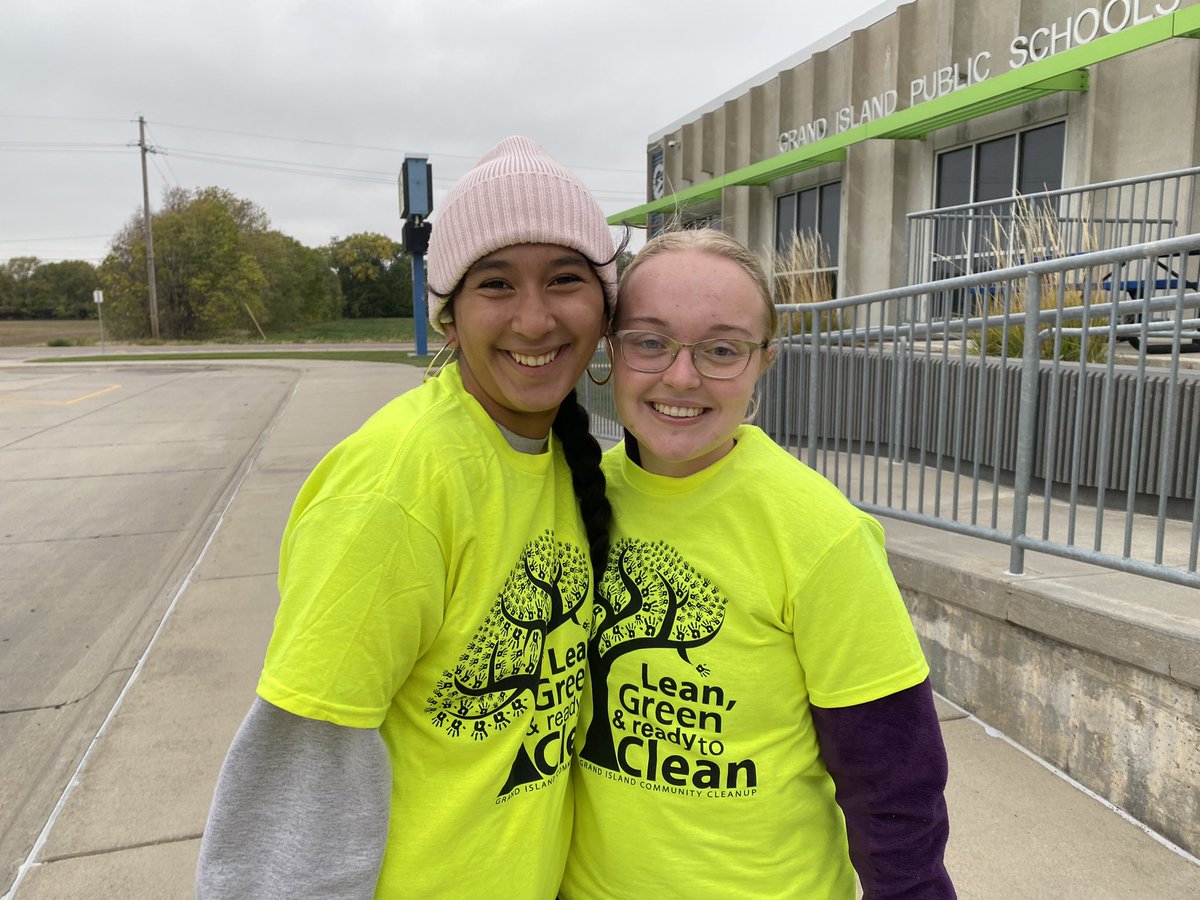 Our members had a great afternoon picking up trash and brightening our community on this cloudy day. Go green! <a href="/NebraskaFBLA/">Nebraska FBLA</a> <a href="/GIPublicSchools/">GIPS</a>