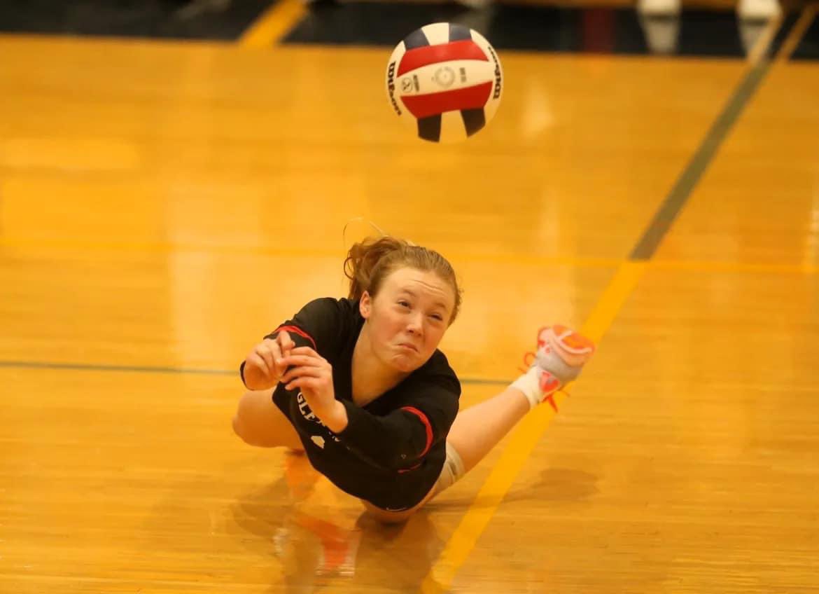 SEML217's tweet photo. @SJRsports @BillWelt thanks for this epic pic of @littrellreagan laying full out!! https://t.co/7oKMA8ZPpa