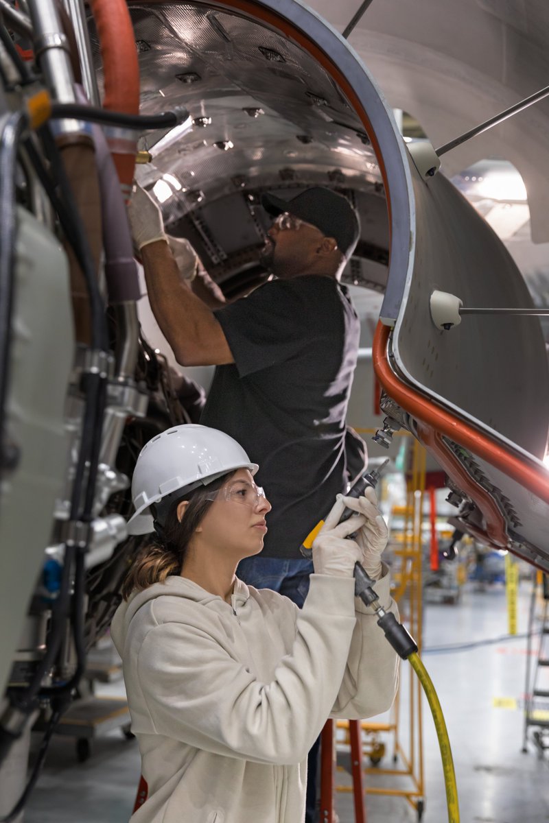 Boeing's tweet photo. Let's show some 💙 for our manufacturing team!

For the safe flights. ✈️
For the window shots. 🌇
For the comfortable in-flight experience. 💺
For global security. 🌎
And so much more.

We're grateful for our teammates who make air travel possible during Manufacturing Month. https://t.co/MH3XKaXoAT