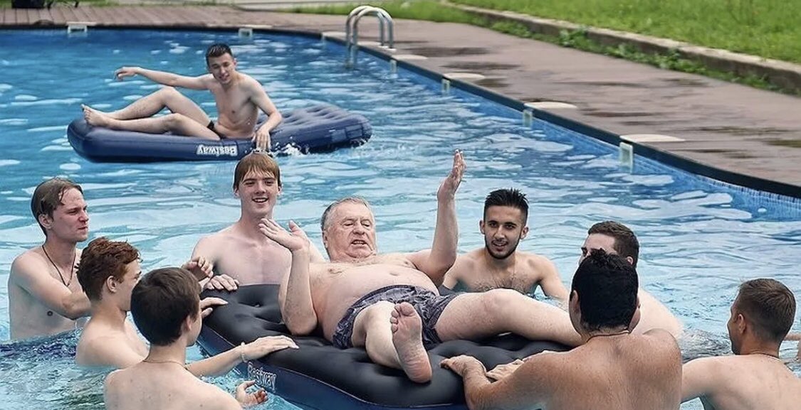DmitriyDelov's tweet photo. «Пророчества» Жириновского…
Не понимаю почему все так форсят покойного Жирика. Ведь по факту ни один его прогноз не сбылся. Ау, люди, вы все сошли с ума?
#жириновский #ванга https://t.co/m8r5Hl7jB1
