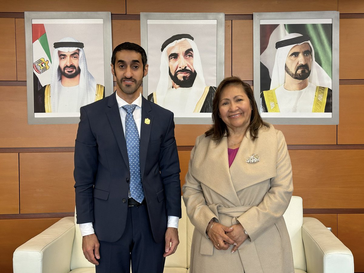 mohamedelshamsi's tweet photo. Recibimos a S.E. Ana María Choquehuanca, ministra de la Producción.
Tratamos durante la reunión la relaciones entre #EAU y #Perú y los mecanismos para fortalecer la cooperación en el ámbito del desarrollo sostenible, combatir la desertificación y proteger la riqueza pesquera. https://t.co/XvWEo2U8kv