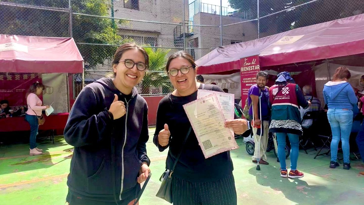 Todos_Somos_PC's tweet image. ¡Buenos días!🌤️☺️

El equipo de Participación Ciudadana de #SIBISO y + de 15 áreas del @GobCDMX y @GobiernoMX te esperamos en las #FeriasDelBienestar, con:

🍏Alimentos a bajo costo
🏙️Atención a unidades habitacionales con @ProsocCDMX
🖨️Impresión de actas

#TrabajamosParaTi