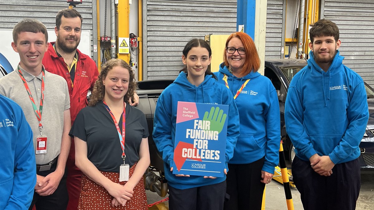 sheffcol's tweet photo. Sticking with yesterday's #CollegesWeek theme of green skills, our Chief Executive and Principal @SheffColAngela was joined by the local MP for Sheffield Hallam, @_OliviaBlake, at our Olive Grove campus earlier today. https://t.co/OgQZVoRNKh