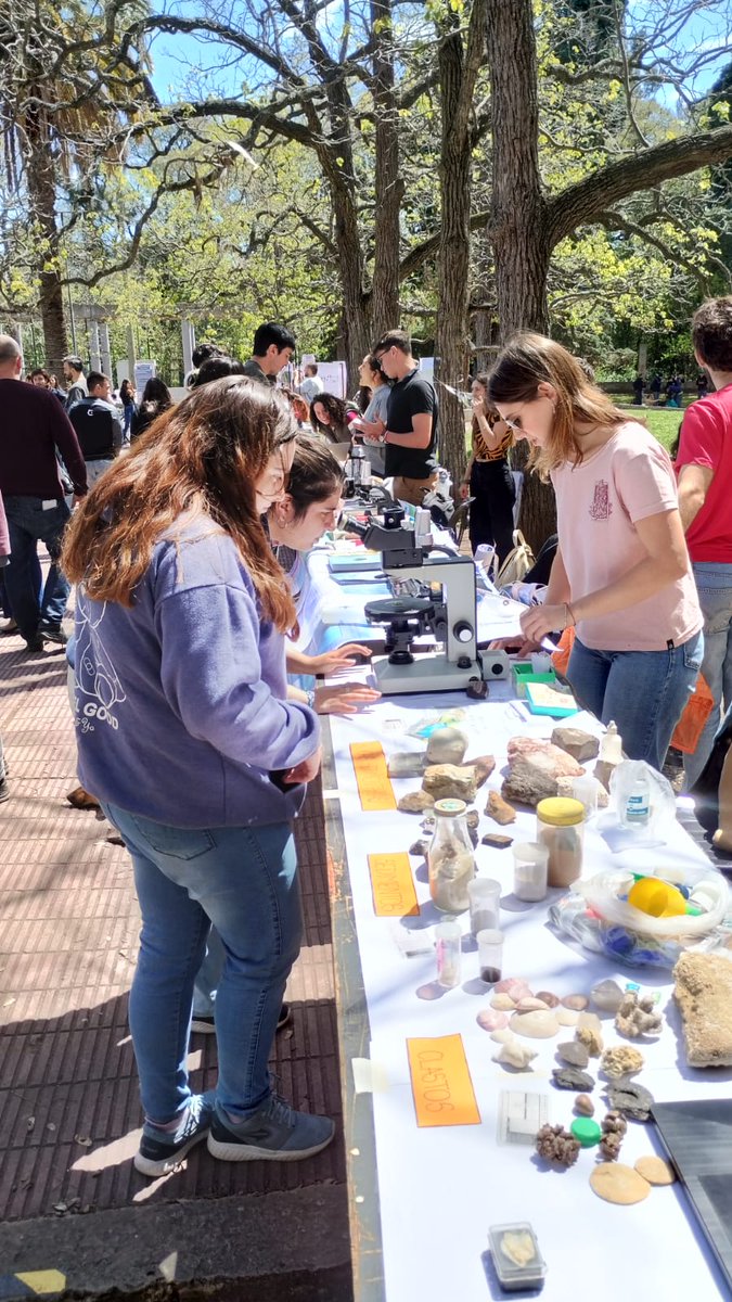 CigUnlp's tweet photo. Nos llegan algunas fotitos de la jornada! 😁🤓 https://t.co/qiU55TrtIj