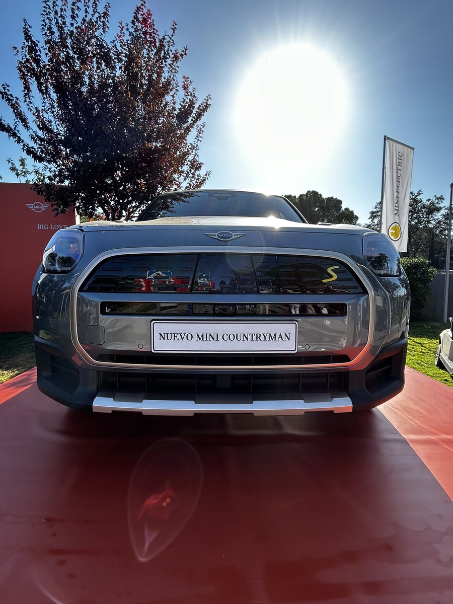 MINIEspana's tweet photo. Poco después de su presentación y, por primera vez en España, contamos con el nuevo #MINICountryman eléctrico como representante de la nueva familia MINI #MINIAccionaOpen23 https://t.co/dOHmZSaY6I