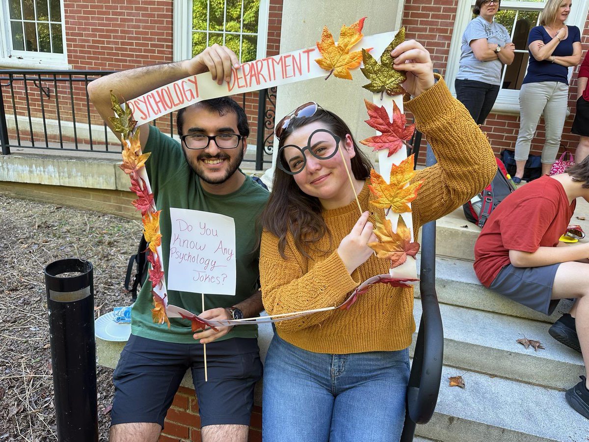 Fall break is almost here! It’s a great time to catch up on some homework, spend time with friends/family, and get some much needed sleep! 🍂