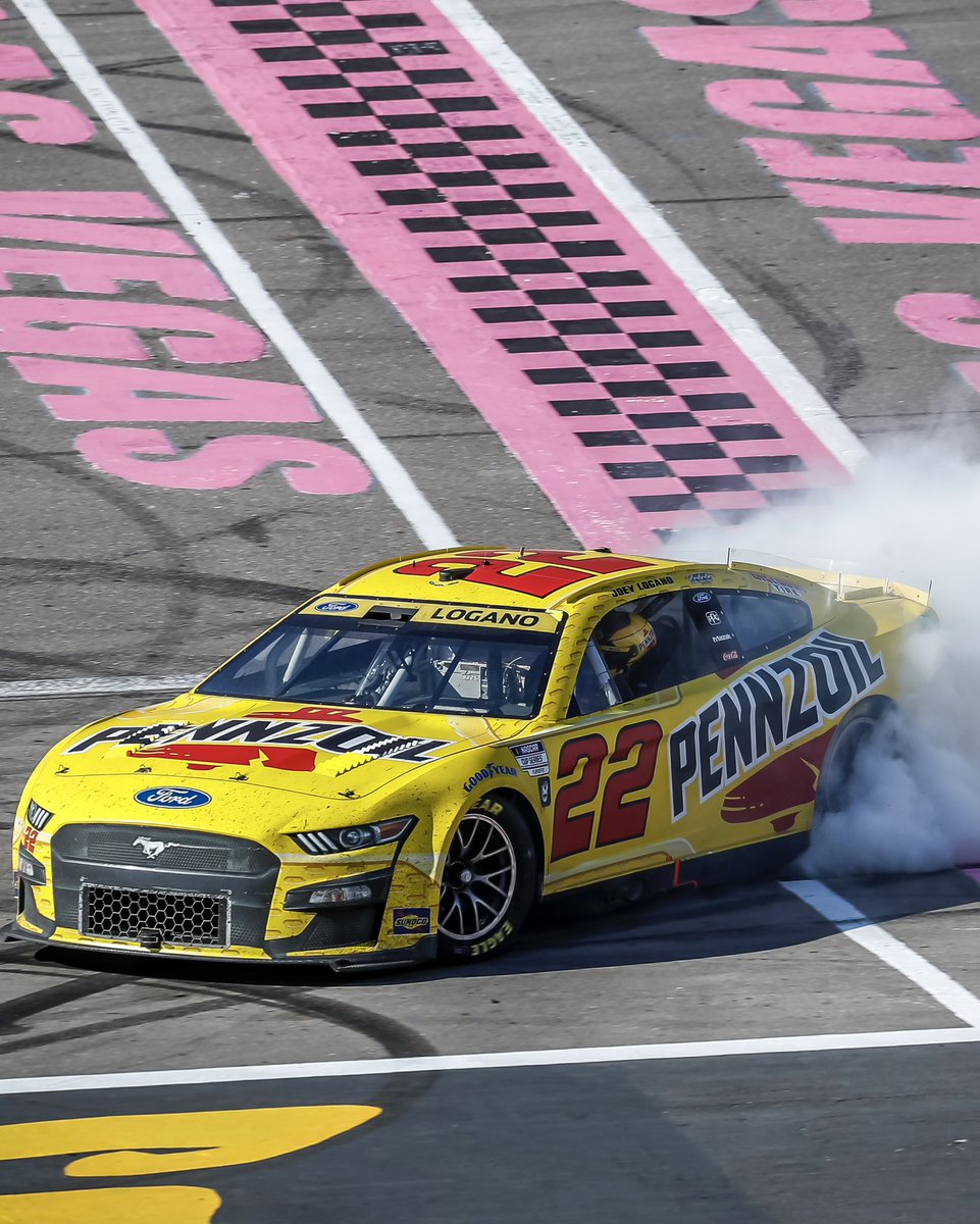 Team_Penske's tweet photo. Played his cards right.

Along with three wins @LVMotorSpeedway, @joeylogano has seven top-5 and 12 top-10 finishes. https://t.co/GZRAHPIpAo