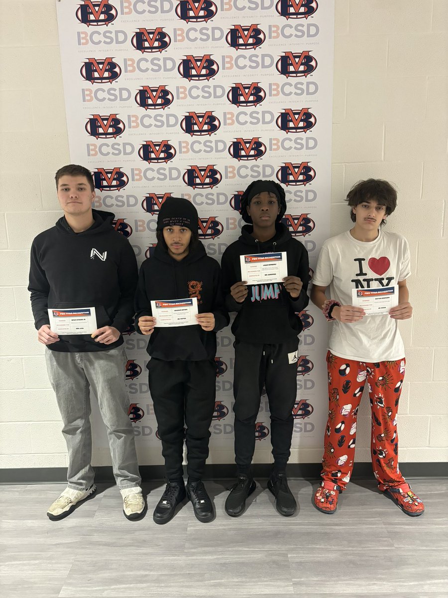 BHSDiFranAP's tweet photo. Our awesome PBIS winners for the week! Thank you for being respectful, responsible, and safe! #BeATitan #AlwaysBeBest @BMHSTitans @BereaCSD @OHPBIS @BCSDWheeler @mdraves @m_smithberger @boodheshwar @mrmuchabmhs @AmandaSlyder https://t.co/ntPUoVeWEd