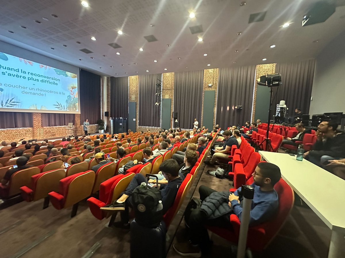 Merci <a href="/LapougeSolene/">Solène Lapouge</a> pour ton partage d’expérience sur ton parcours de vie et bravo pour cette reconversion 🥰 <a href="/Cloud_Nord/">Cloud_Nord La Conf !🍿🧭</a>