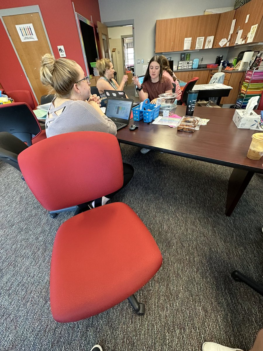 #NFES K team collaboration about the reading WIN block. Using flexible grouping to meet the needs of #everystudenteveryday <a href="/FCPS_Poquette/">Tracy Poquette</a>