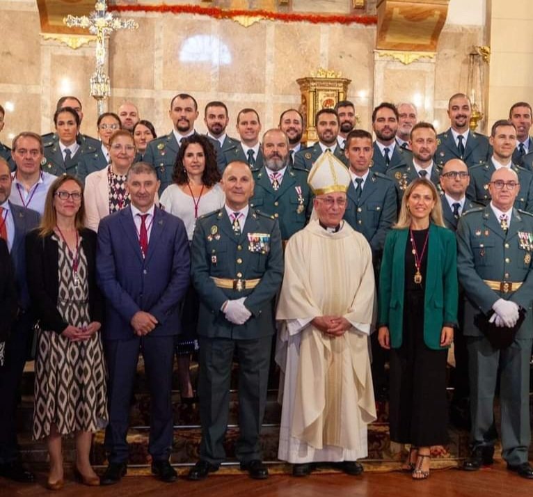 ppsiguenza's tweet photo. ¡Viva España! 🇪🇸 
¡Feliz Día de la Fiesta Nacional!
¡Viva la Virgen del Pilar!!
#12Octubre https://t.co/xOXgsFMOOl