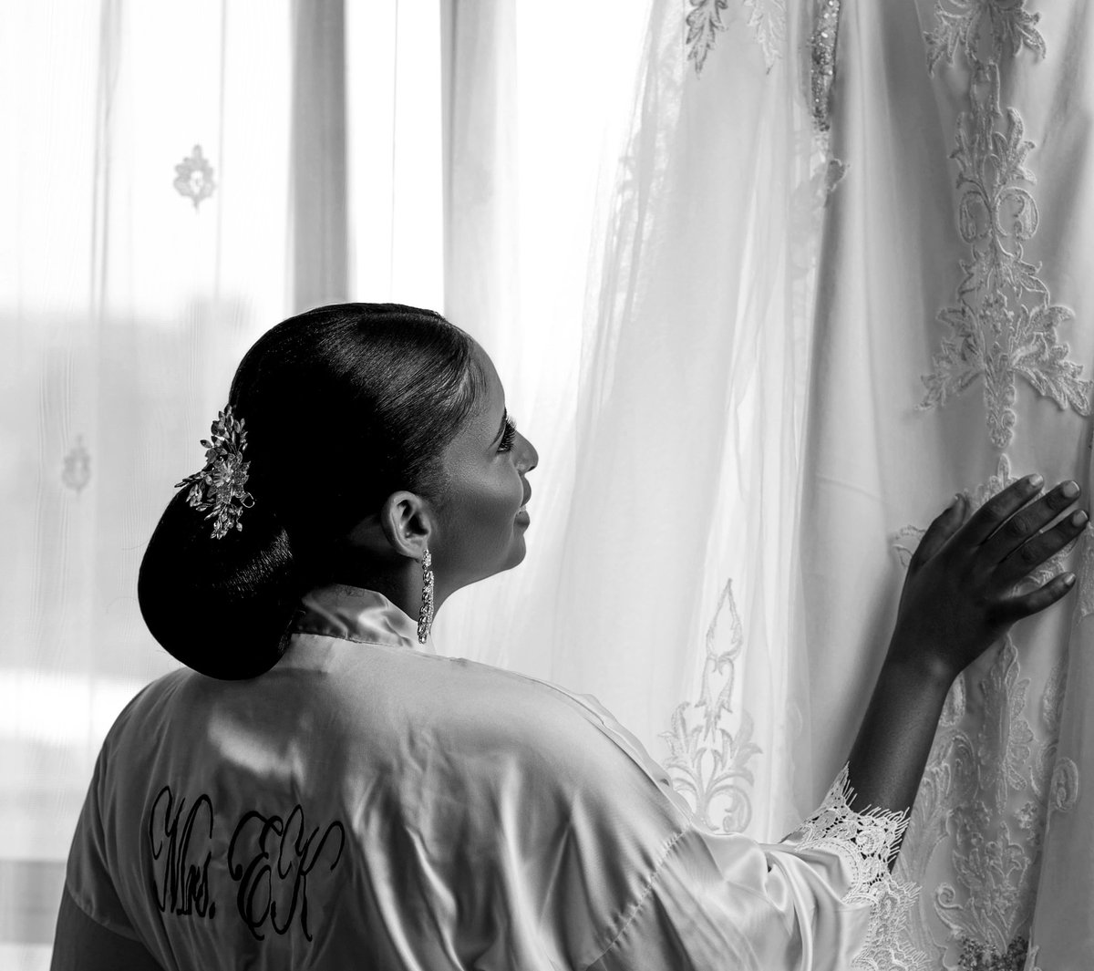 Happy marriages begin when we marry the ones we love, and they blossom when we Wed 💍 a friend in love.💞
