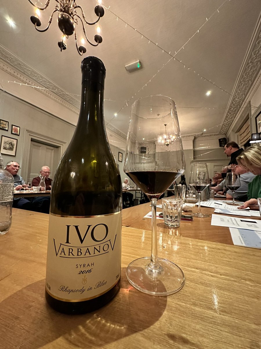 Mr_Winoship's tweet photo. What wonderful evening with the @DulwichWine members, tasting @IvoVarbanov and other @WinesofBulgaria wines from #Ketri, #Rossidi and #Bratanov @lovewestdulwich @ThreeCheersPubs #winesofbulgaria
#WOTN Rubin which is hybrid Nebbiolo/Syrah which just sensational. If interested any of these wines please DM for more details.