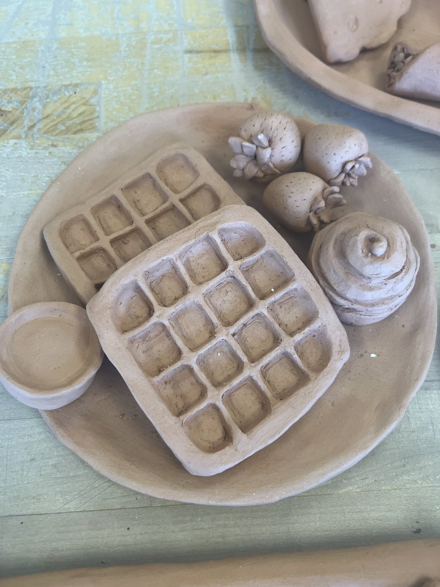 MsMerrillBHS's tweet photo. Ceramics 1 knocked it out of the park with their FIRST unit, “faux food” sculptures. https://t.co/4cl1v7y2Zc