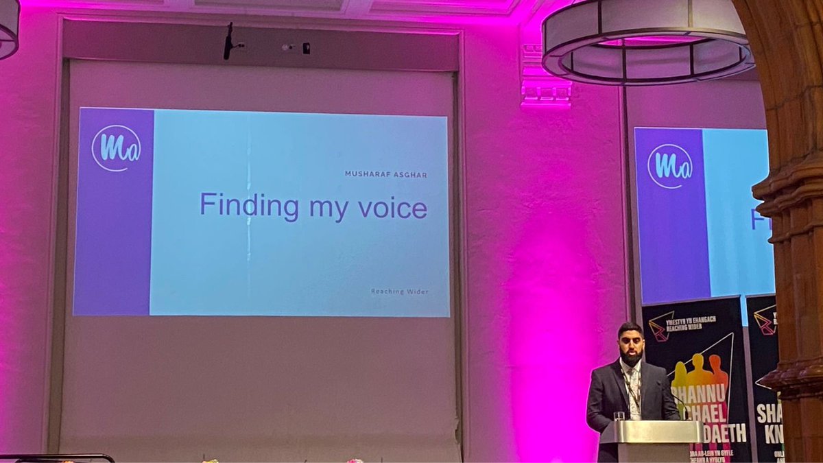 ReachingWiderSE's tweet photo. Finding my Voice with @MusharafAsghar #EducatingYorkshire and meeting the #reachingwider team
@HEFCW https://t.co/iwbGNELBqv