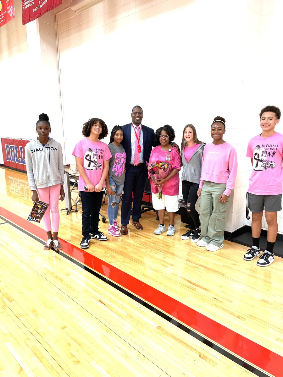 DMS_Vikings's tweet photo. On Thursday we wear pink. #BreastCancerAwarenessMonth #CompassionateCitizen #ItStartsWithMe @FortBendISD https://t.co/yc1z0euty0