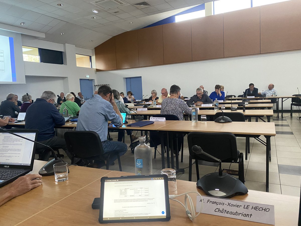 Ce soir, nous sommes réunis pour le conseil communautaire de la Communauté de Communes Châteaubriant-Derval. <a href="/ChbtDerval/">Communauté de Communes Châteaubriant Derval</a> 
11 délibérations et le plaisir, comme benjamin de la séance, d’être nommé secrétaire 🤓

#Chateaubriant