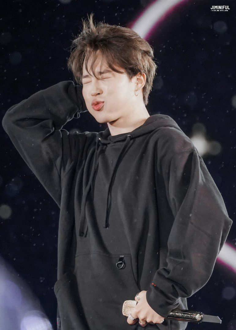 azyanizzati04's tweet photo. Happy birthday pakwe online saya🤍🤍🤍#parkjimin
#HappyBirthdayJimin 
#jiminbirthday 
#BTSJIMIN https://t.co/PI6KaqSAp5