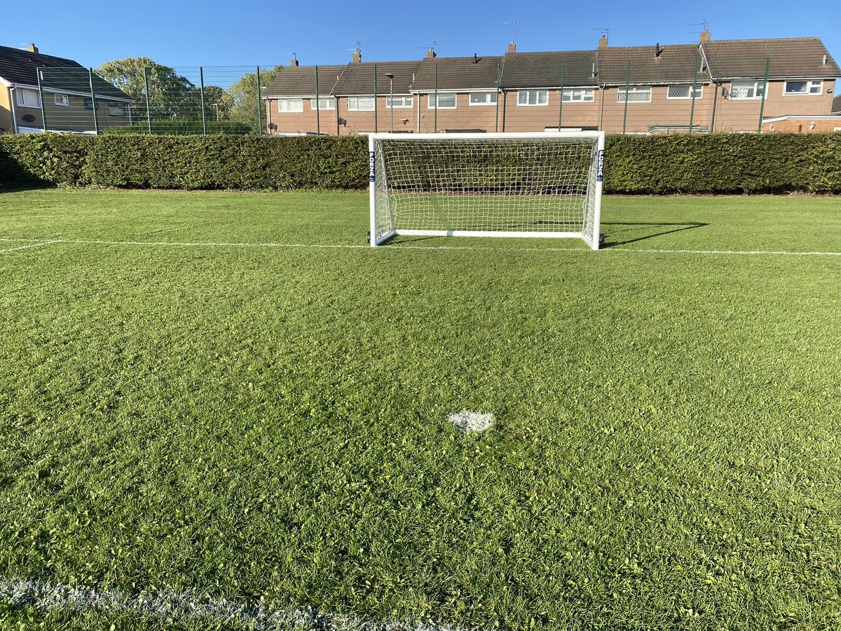 New goals at School are up today and look great! <a href="/stephhoughton2/">Steph Houghton MBE</a>