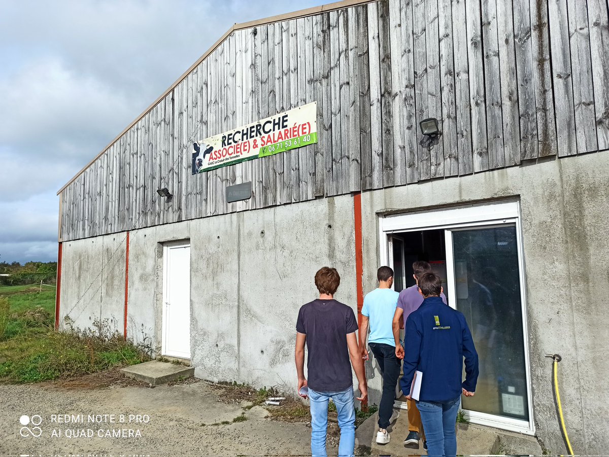 L'agriculture recrute sur le territoire pilote Vie et Boulogne. <a href="/JordyBouancheau/">Bouancheau jordy</a> <a href="/JAVendee/">JA de Vendée</a> <a href="/Lydie_BERNARD85/">Lydie BERNARD</a> <a href="/ChambagriPdL/">Chambres agri PdL</a> 
<a href="/Herve_Pillaud/">PILLAUD Hervé</a>
Visite avec des étudiants de l'école des Etablieres dans un GAEC qui cherche un associé.