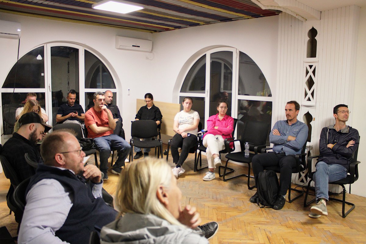 spacesyntaks's tweet image. Yesterday, the open-source geospatial community of Kosovo gathered at @PRNHackerspace  to initiate the coming together of geospatial local chapters into creating an umbrella body that enhances the work of the community, @openspatialkosova.

@flosskosova @PRNHackerspace