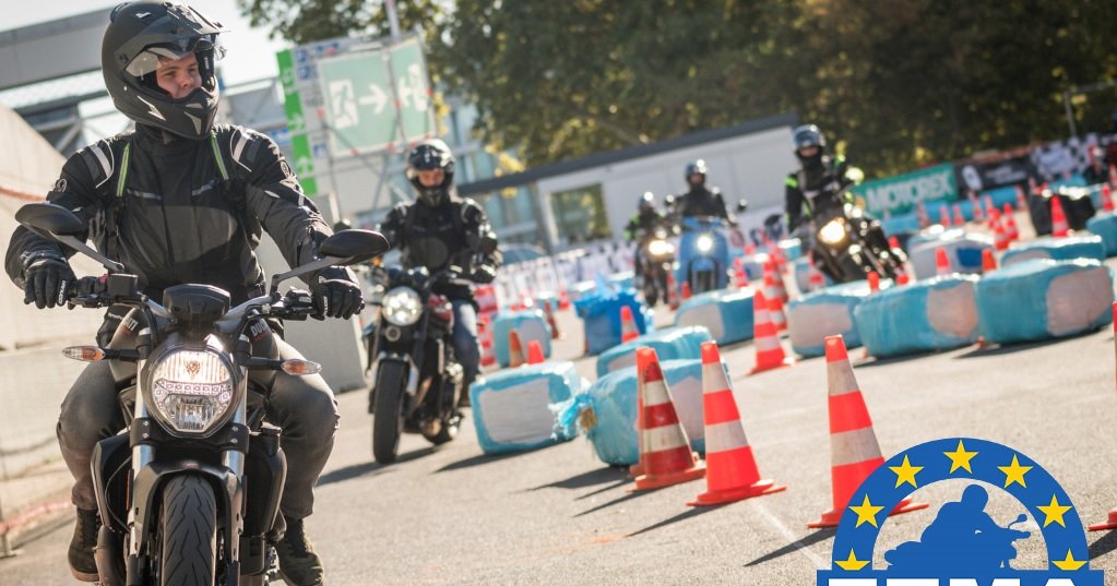 ffmcnat's tweet photo. Révision de la directive européenne sur le permis de conduire : les verts à la manœuvre https://t.co/WQVlcr64cz https://t.co/KqOU9kOQAW