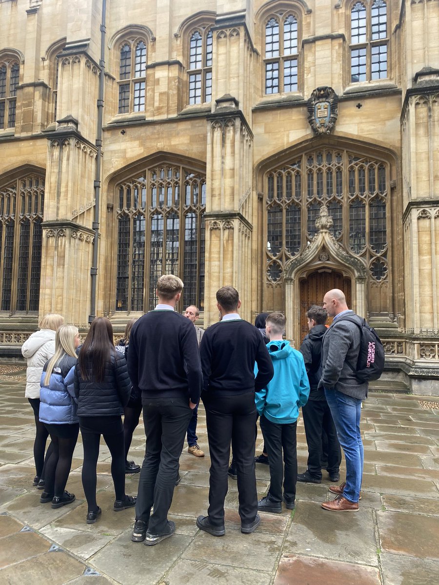 PYD Student Voice (@pydstudentvoice) on Twitter photo A very inspiring visit to <a href="/UniofOxford/">University of Oxford</a> with our Senior Student Parliament. Our pupils sights are set high after discussing the opportunities available to them after their GCSE’s ⭐️ <a href="/JesusOxford/">Jesus College Oxford</a> A very inspiring visit to <a href="/UniofOxford/">University of Oxford</a> with our Senior Student Parliament. Our pupils sights are set high after discussing the opportunities available to them after their GCSE’s ⭐️ <a href="/JesusOxford/">Jesus College Oxford</a>