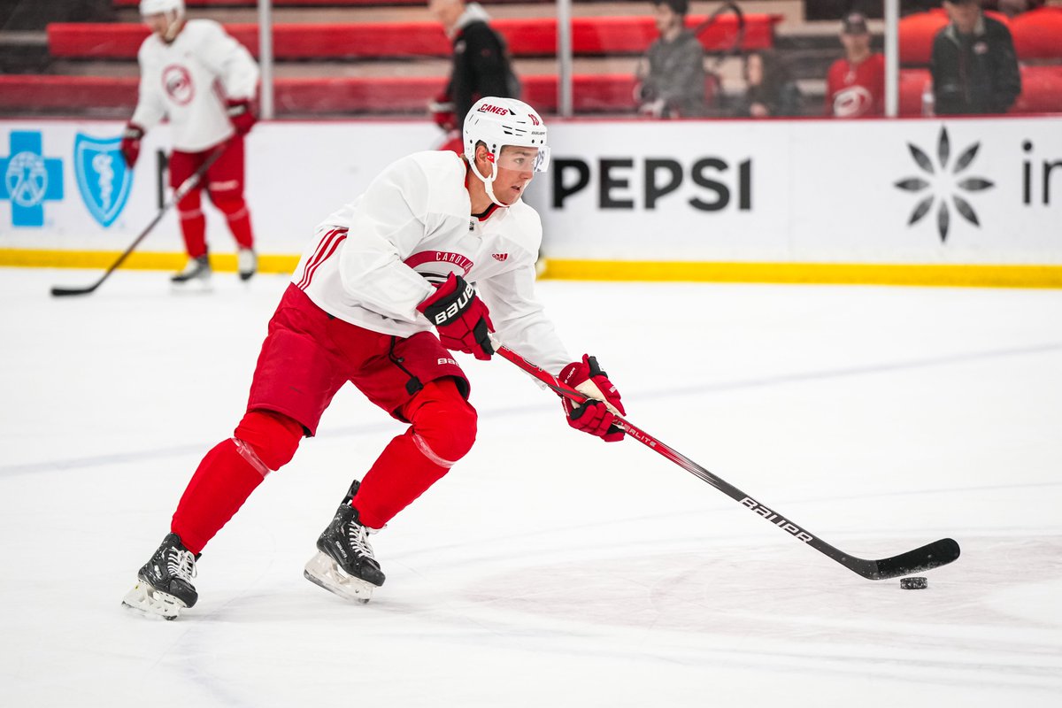 Carolina Hurricanes on X: The #Canes have re-signed Stefan Noesen