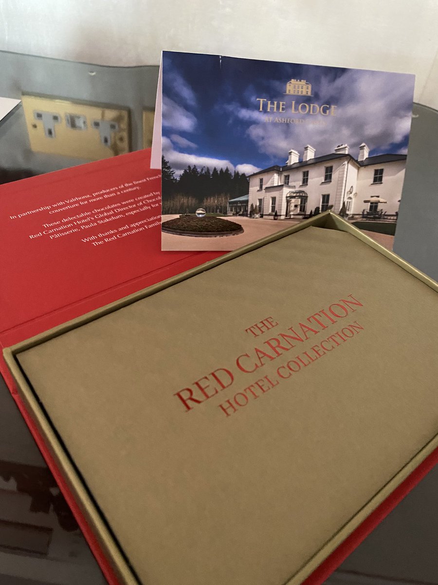 A lovely warm welcome at <a href="/TheLodgeAshford/">The Lodge at Ashford</a> for our agents #Irishhotels #Mayo #FAMTrip #Traveltrade ☘️