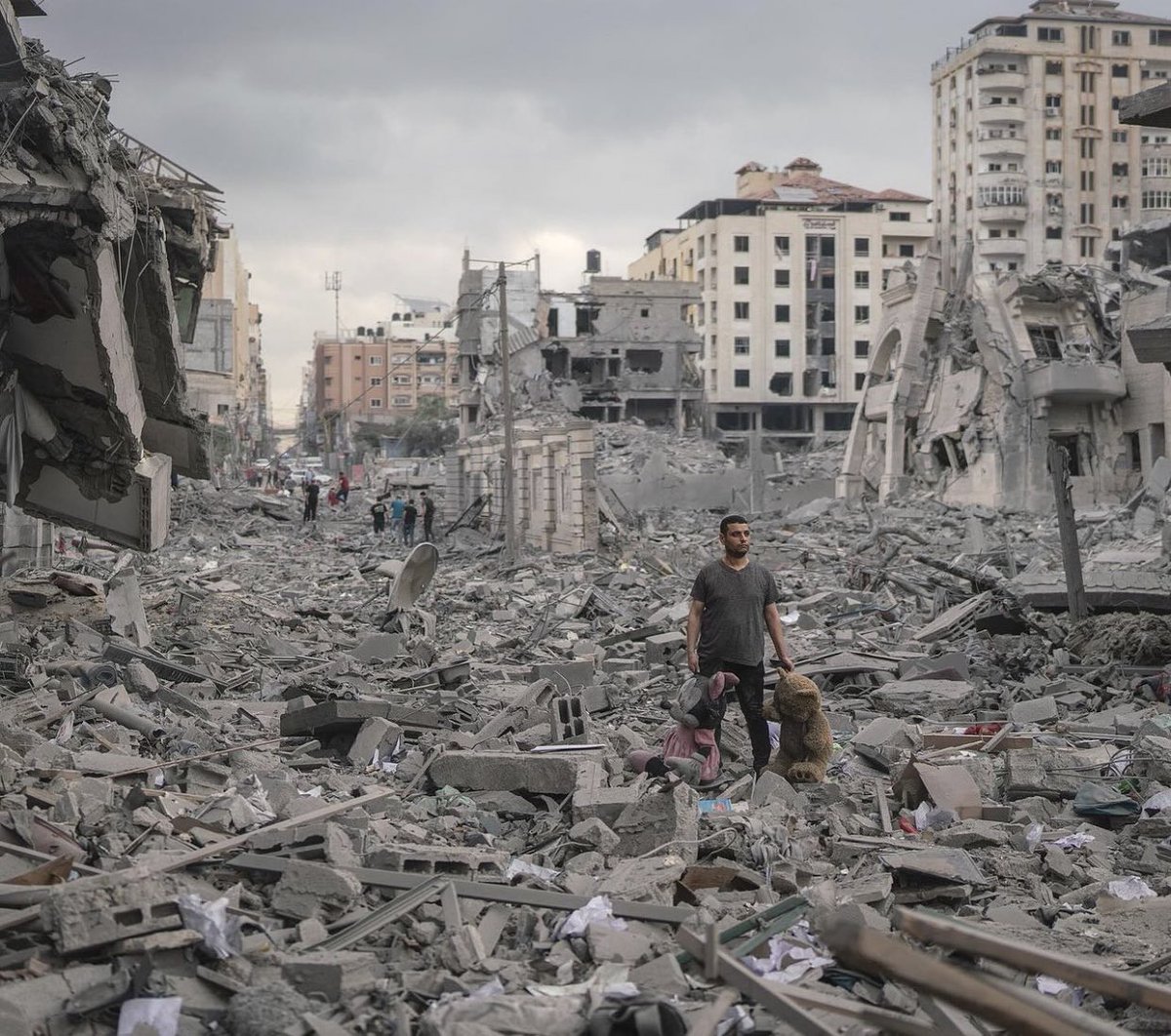 iFalcon10's tweet photo. هذه هي فلسطين .. أصبحت رماد 🇵🇸💔

اللهم كن مع إخواننا في غزة ناصرًا ومؤيدًا 
ومعينًا، اللهم داوِ جرحاهم وتقبل شهداهم 
 #Every_Palestinian_is_oppressed https://t.co/rLaRx0EJH6
