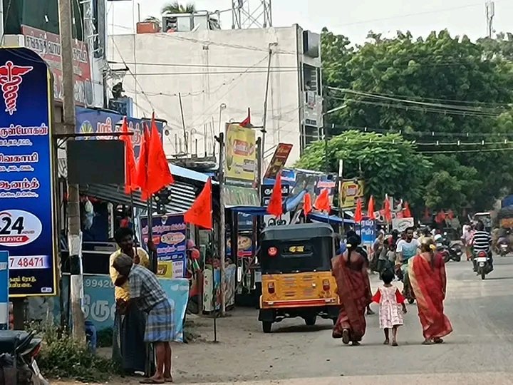 Ksukumaran7's tweet photo. களை கட்டும் காவிக்கொடி
இந்து முன்னணி மாநில தலைவர் திரு.காடோஷ்வரா சுப்பிரமணியம் அவர்களின் தலைமையில்
சென்னி மலையில் நாளை நடக்கும் ஆர்ப்பாட்டத்திற்கு அனைவரும் வாரீர்
#இந்துமுன்னணி
#மதமாற்றம்
#jskishore_kumar
#HinduMunnani https://t.co/yRz3UG92C4