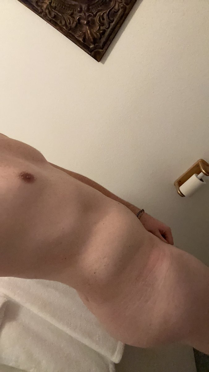 TheSturdyGay's tweet photo. Screw it, this app is probably on its last legs anyway https://t.co/O8J3YqmwrJ