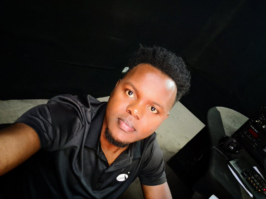 visionradio891's tweet photo. #visionparty time with @iamukeny , Lets go
The only language we speak here is music and just music. #feelgood. https://t.co/FrSDHFu9iw