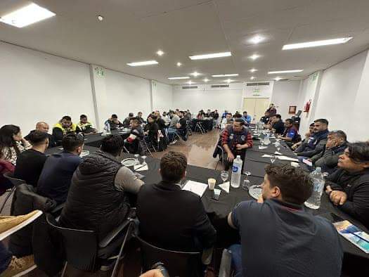 JApdfa's tweet photo. #CABA 📌

Participamos del plenario de la @JuvTransporte  dónde analizamos la situación política y economía de nuestra #Argentina haciendo foco en el #Transporte,  y establecimos una agenda de actividades 🇦🇷🚆🚢

#AdrianSilvaConduccion https://t.co/07UCfEZiyc