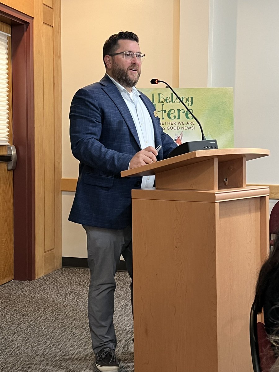 tracy_brien's tweet photo. Welcome to our CDSBEO Student Senate members! It’s great to have so many student leaders in our boardroom today . CIO, Steve Payne, presented on ‘Curating your Digital Footprint and Establishing Online Presence’. Looking forward to working with these students this year. @CDSBEO https://t.co/HNxO2V8b2f