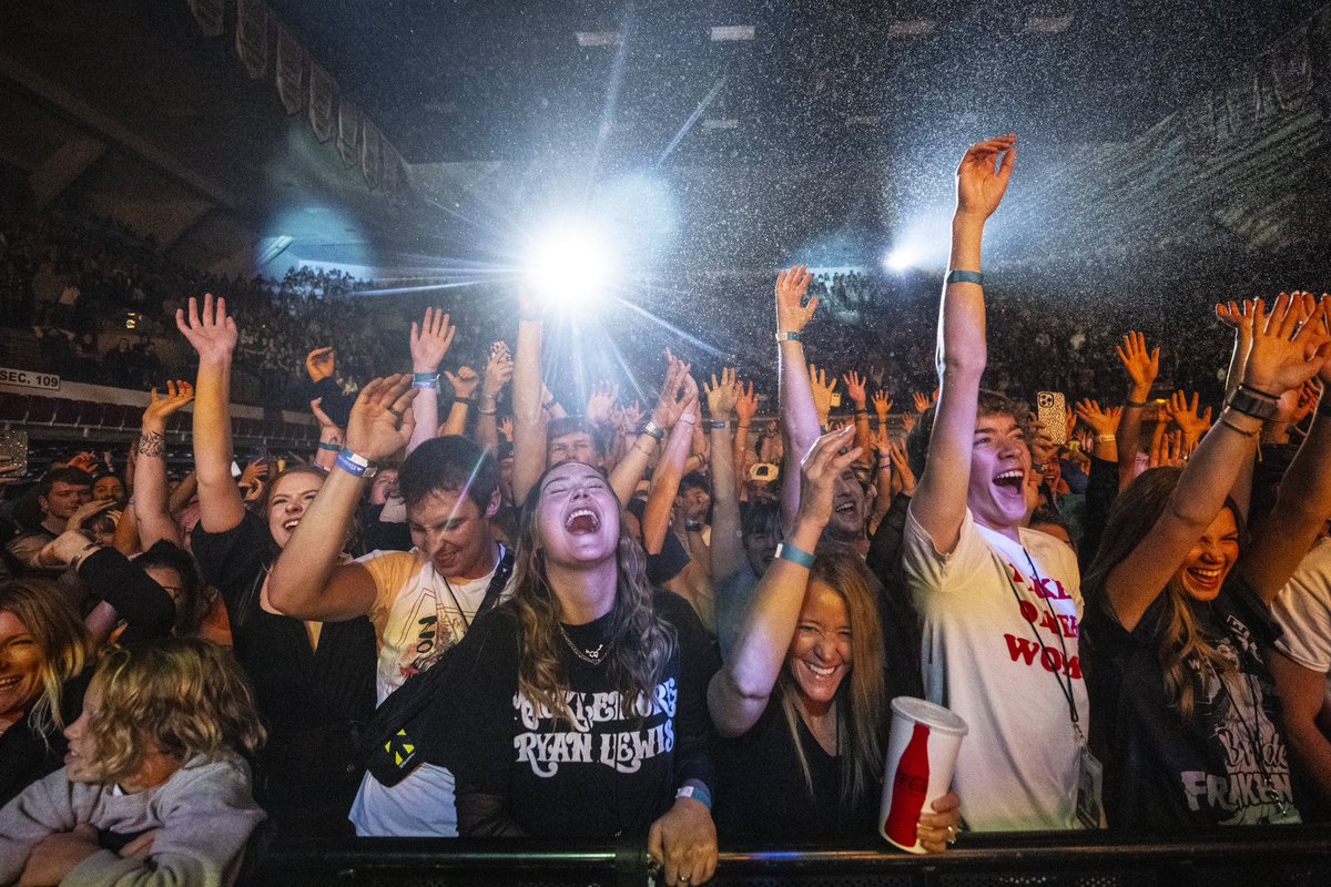 umontana's tweet photo. #Macklemore🤝Montana
An amazing concert on campus with @macklemore 🔥 and he showed up to the party in a Montana Grizzlies jersey 😎
#MT #Concert #Bentour #Missoula https://t.co/1Dlrg8v1Sn