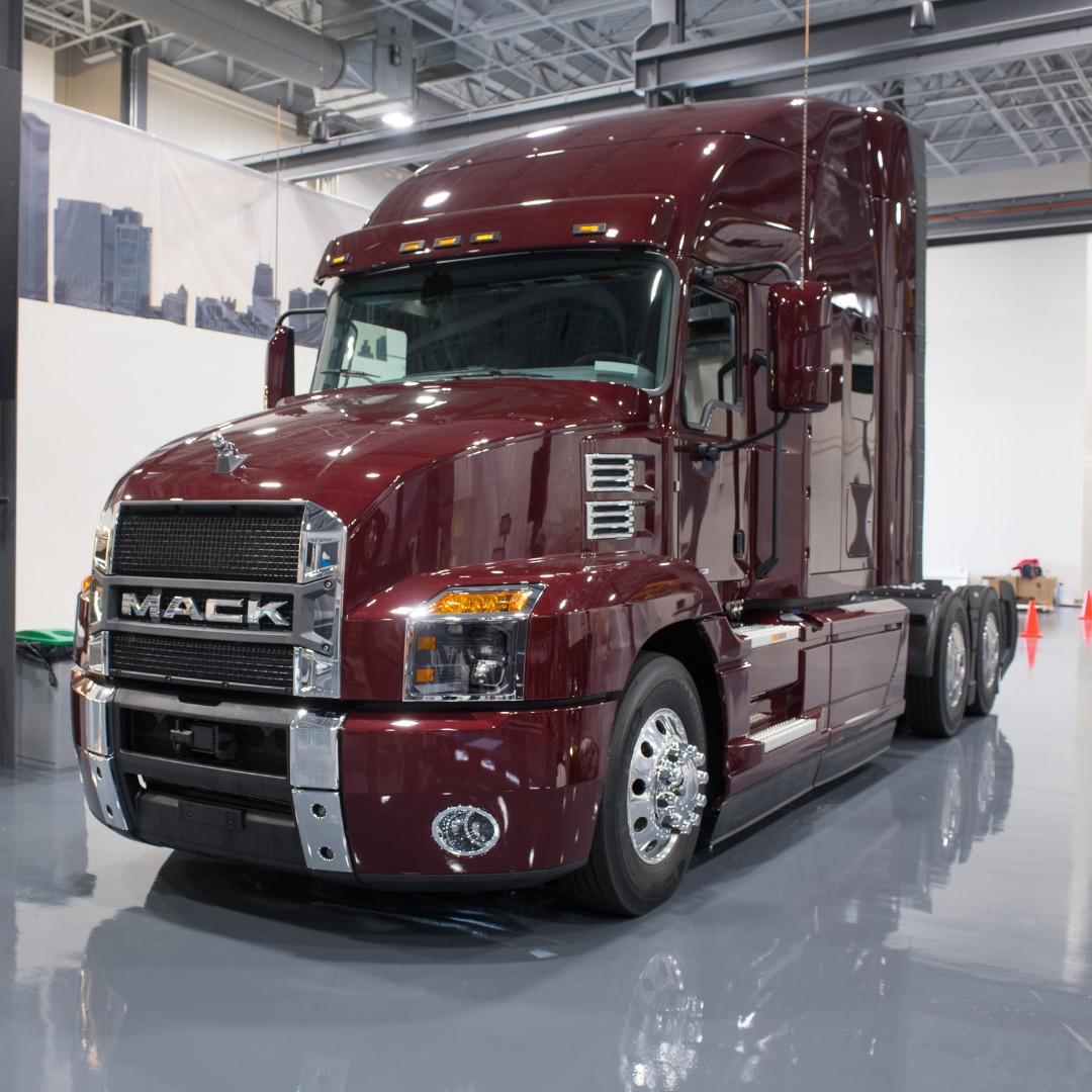 Enjoy maximum comfort while saving money and reducing emissions. 💸💪

With the Mack electric Auxiliary Power Unit (eAPU) as a factory-installed option in the 70-inch #MackAnthem sleeper model, drivers can rest comfortably, save money on fuel, and reduce emissions.