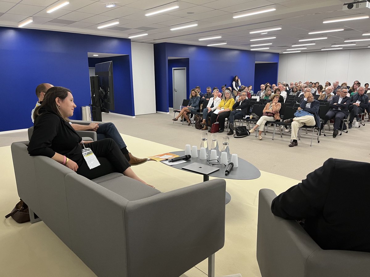 YvesCharmont's tweet image. Passionnants échanges avec les élus d’⁦@IntercoDeFrance⁩ lors de notre atelier sur la #compublique autour des transitions et des crises  avec ⁦@XavierDesmaison⁩ ⁦@VeroPouzadoux⁩ 👍🏻 #capcom23 ⁦@cap_com⁩