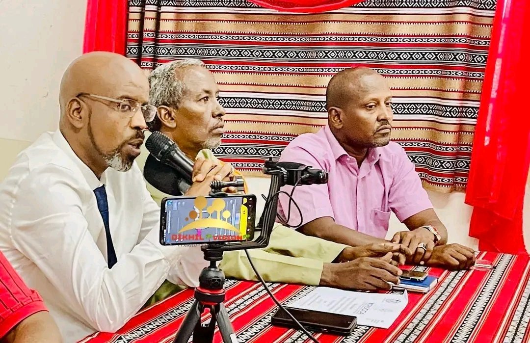 Charmake_'s tweet image. Atelier de Lancement et de la mise en place d&apos;un comité de pilotage pour un projet qui sera réalisé par l&apos;Association #AJCO dans la localité de TEWEO de Dikhil. Cet atelier fut organisée au @CR_Dikhil dans le cadre du projet #PISCCA financé par @FranceaDjibouti