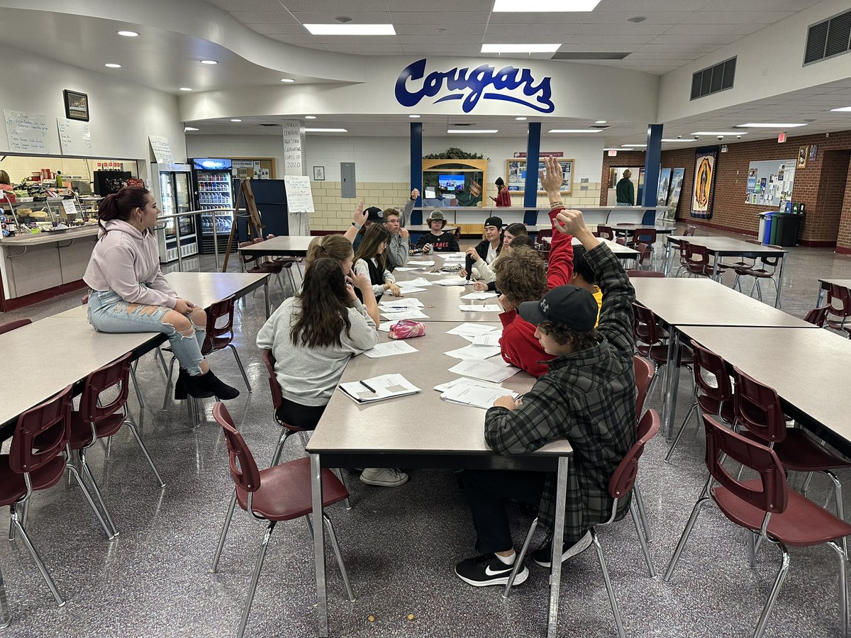 mrserinrichards's tweet photo. Streetcar Socratic Seminars today! @cchschool https://t.co/1JTnNznOrx